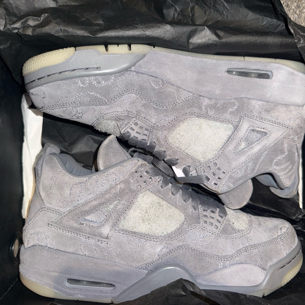 Nike Air Jordan 4 Retro x KAWS Cool Grey